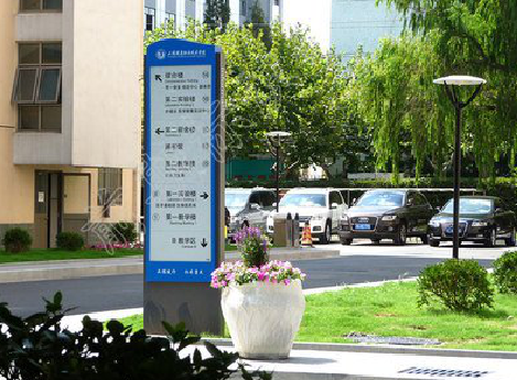 赤壁哪些因素影响宣传栏的制作？